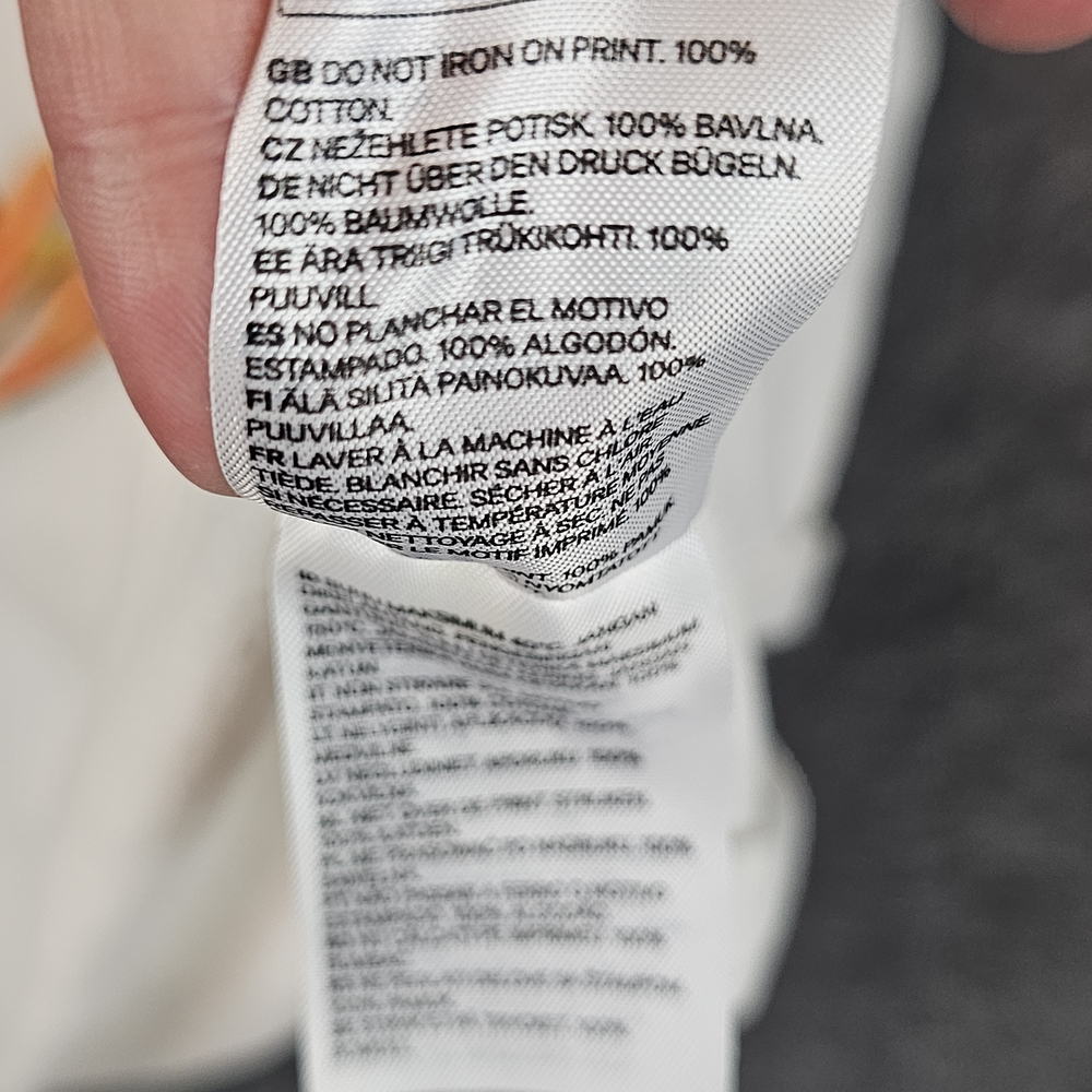H&M White Tee with Orange and Black Graphic - Picture 4 of 7